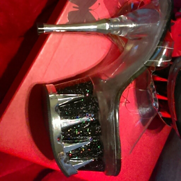 Stilettos - Picture 4 of 5